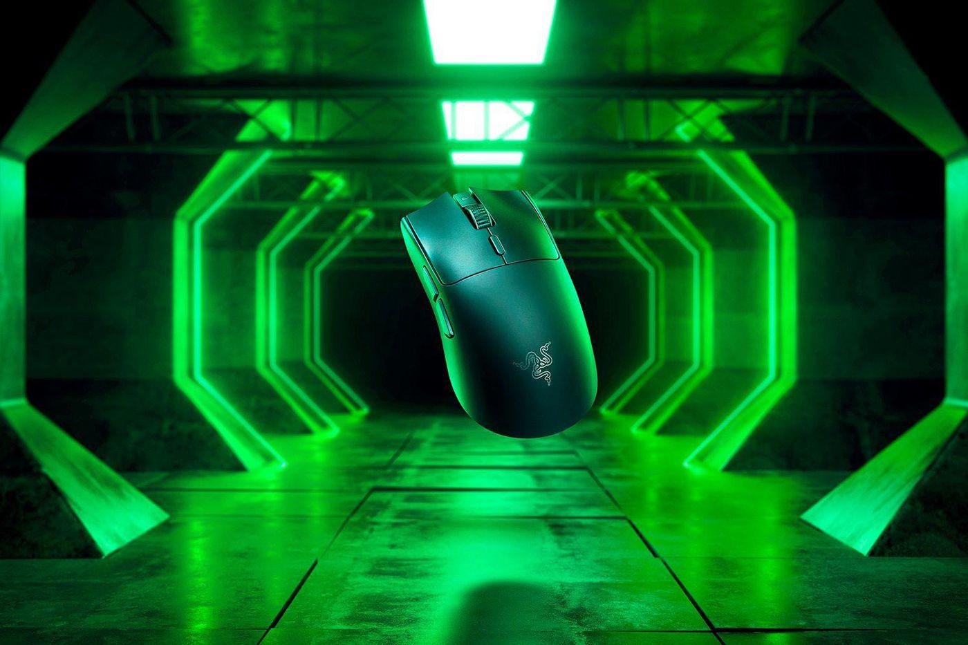 Razer Viper V3 HyperSpeed mouse Mano destra RF Wireless Ottico 30000 DPI (Viper V3 HyperSpeed)